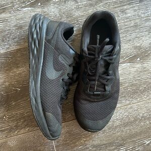 Nike Star Runner 4
Big Kids' Road Running Shoes